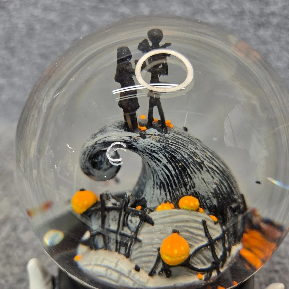 Nightmare Before Christmas THIS‎ IS HALLOWEEN Musical Snow Globe 1993 Tim Burton